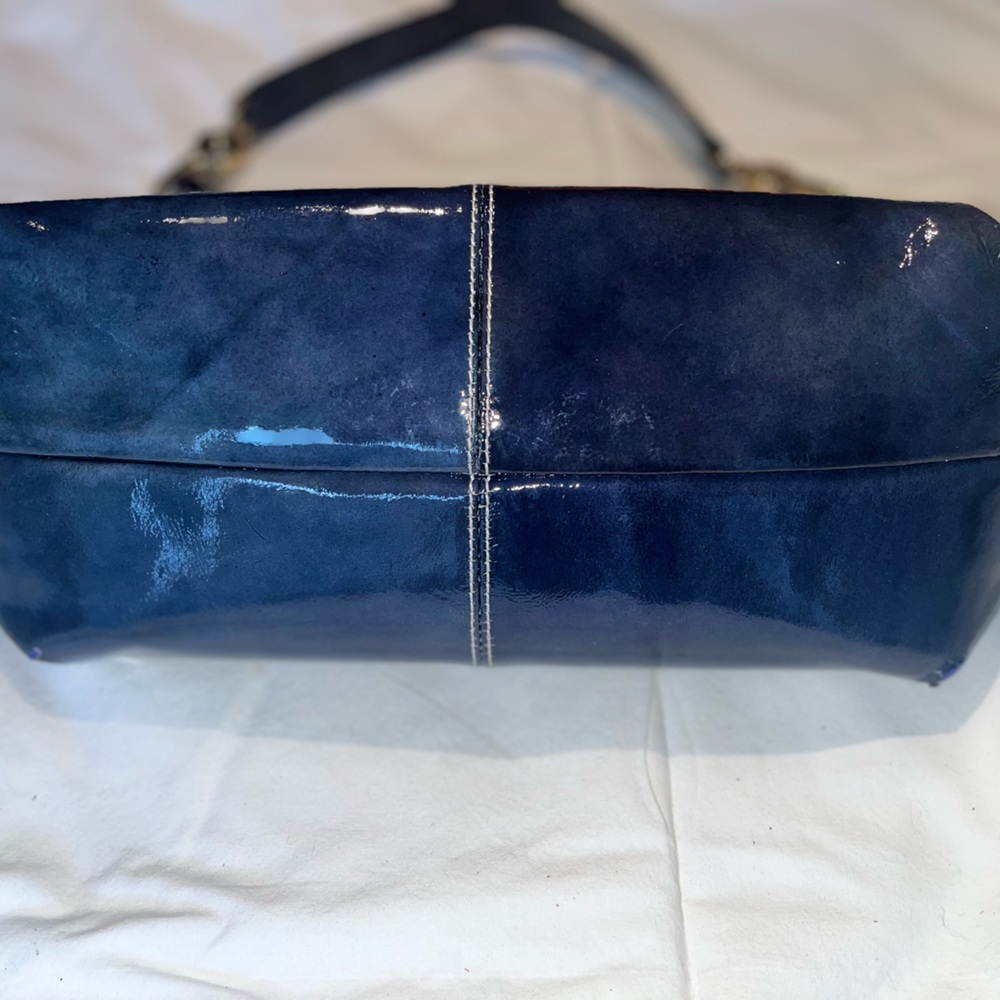Dooney&Bourke patent leather purse - Picture 2 of 8